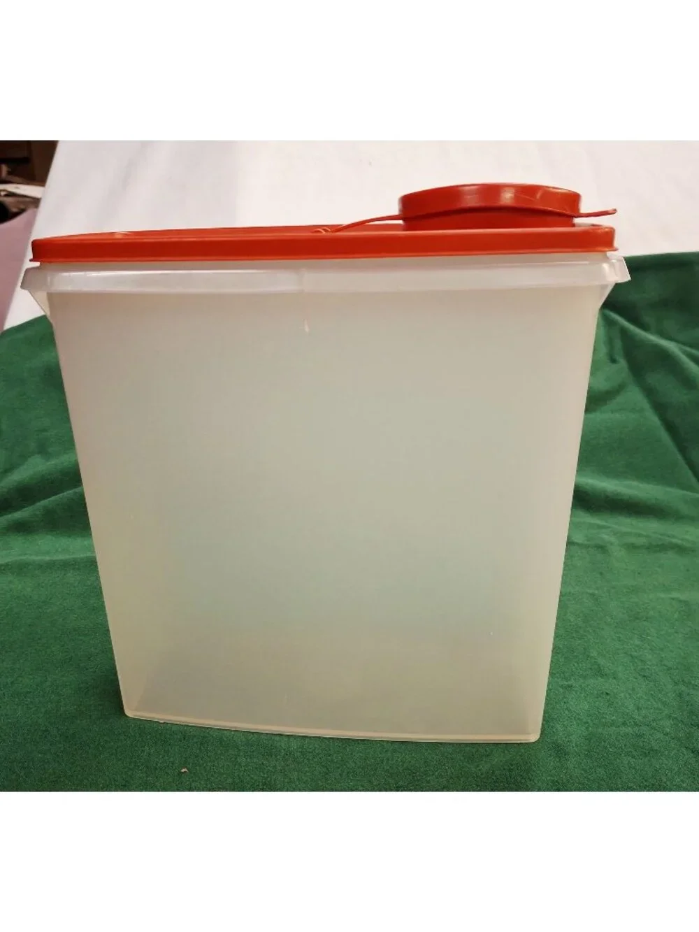 Tupperware Cereal Keeper 20 Cup Storage Container #1588 With Red Flip Top Lid Ma